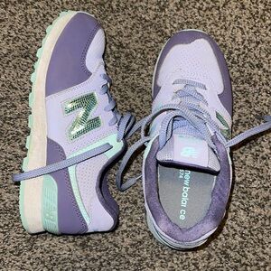 EUC New Balance Girls Tennis Shoes